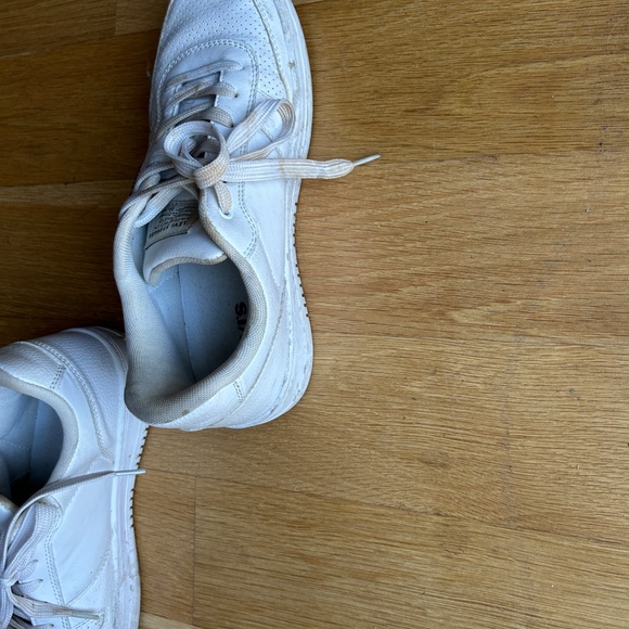 White Levi's Shoes Size 10 - Picture 12 of 14